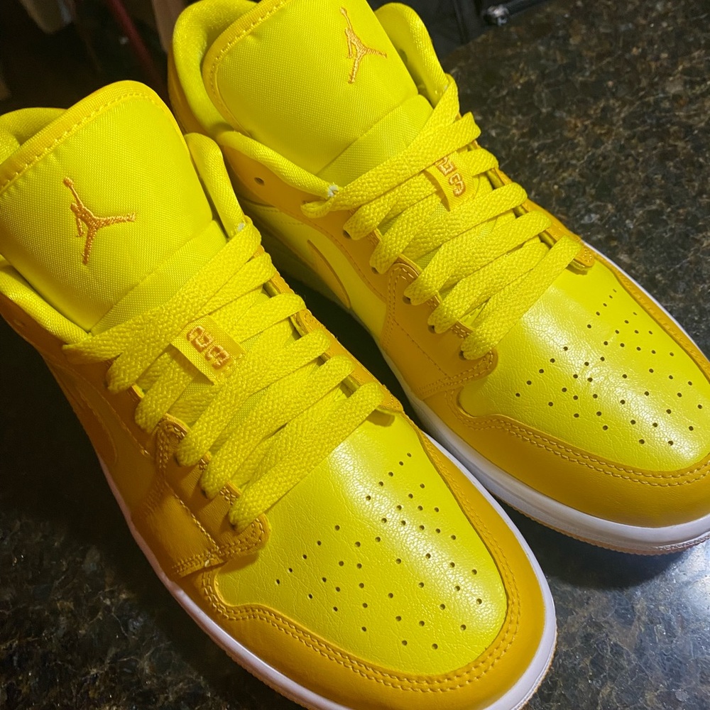 Air Jordan 1 Low | Yellow Strike/Pollen | 9